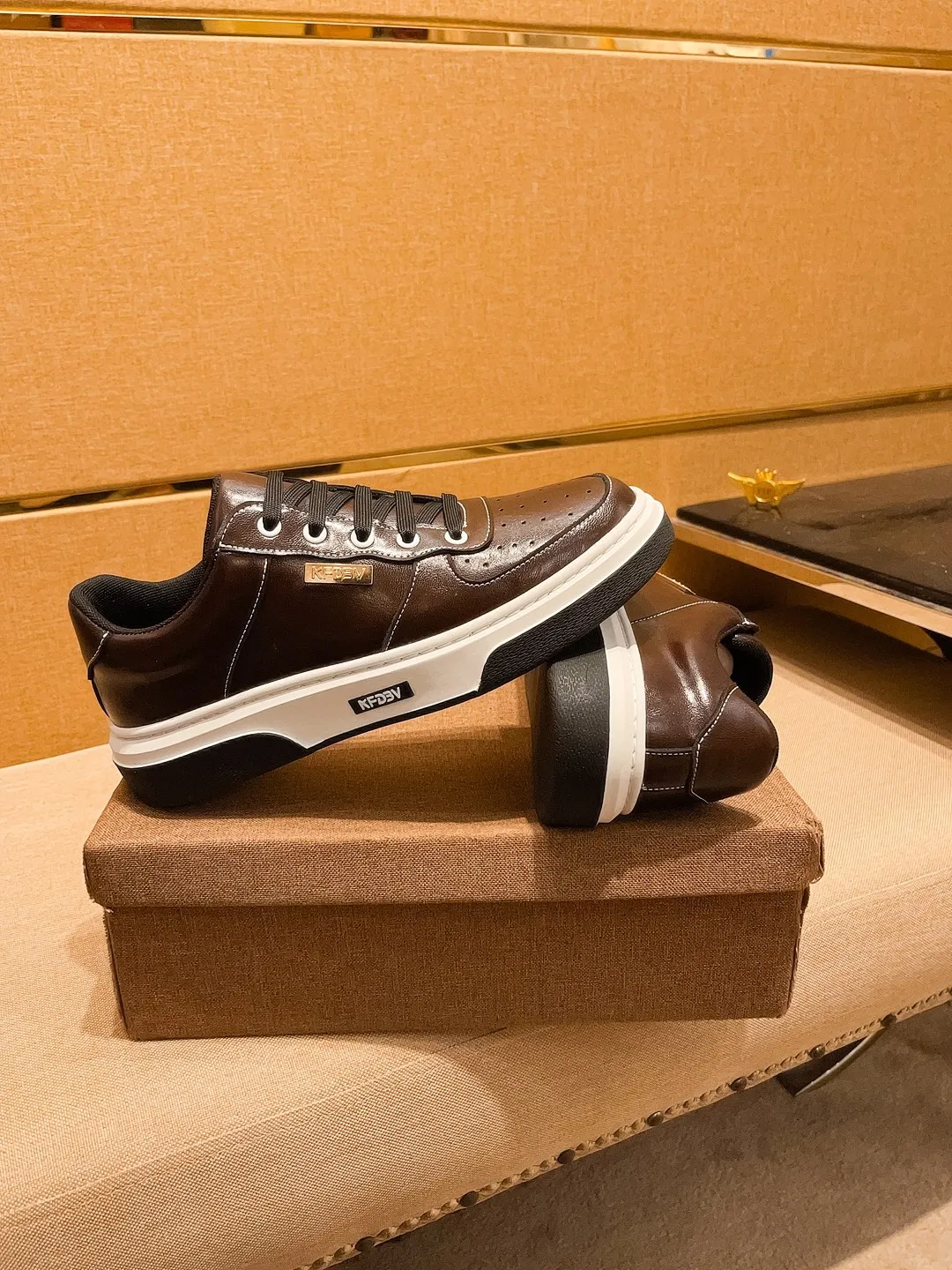 Men's shoes💰 420💰[BV]🔥 High-end men's shoes brand official website 1:1 latest masterpiece: the upper is made of Italian imported first-layer cowhide with a comfortable and breathable lining➕original non-slip and wear-resistant outsole🔥, making walking more convenient and comfortable! An exclusive new model, a stunning work, a beautiful 1:1 replica [color] compared to the official quality! Create a fashionable personality to set off your uniqueness! A must-have for trendy men! Classic 🔥Size: 38-44 Color: 🔥 Colors available🔥.